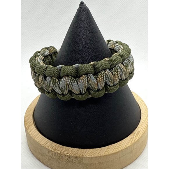 Handmade Camouflage Paracord Survival Bracelet With Plastic Clasp - Picture 1 of 3